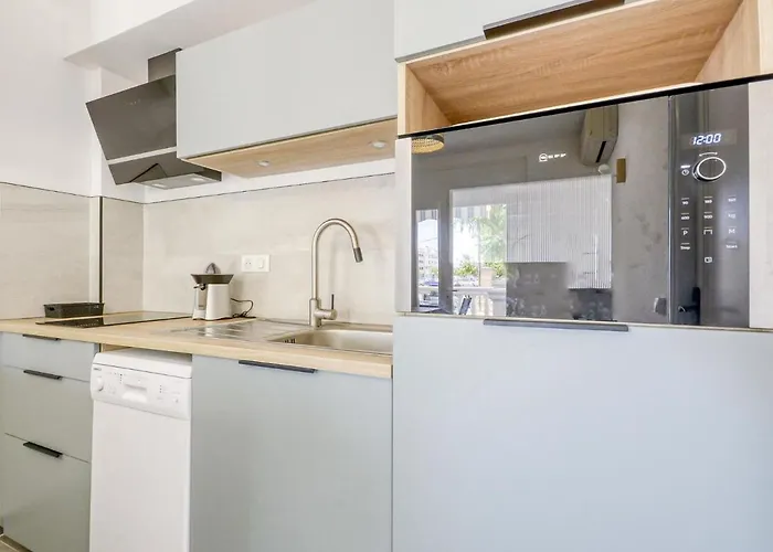 Port Mistral-2 By Interhome *