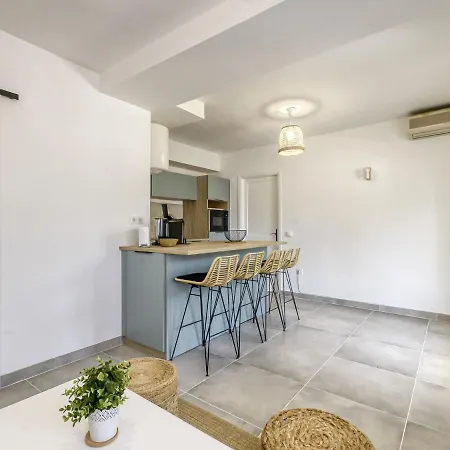Apartment Port Mistral-2 By Interhome